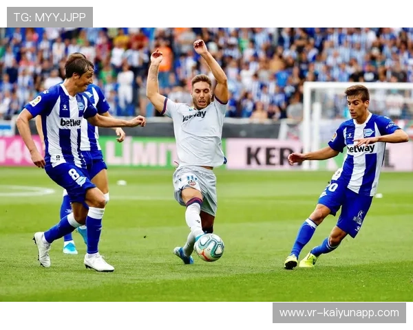 阿拉维斯主场迎皇马,加西亚高位逼抢考验皇马体能 阿拉维斯主场迎皇马,加西亚高位逼抢考验皇马体能